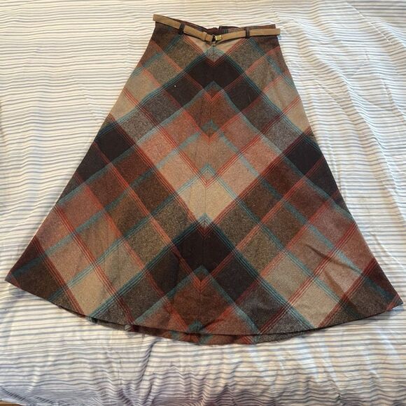 Vintage Wool Plaid Skirt with Belt - 60's or 70's - Size 6 but fits like S/XS - Picture 1 of 5